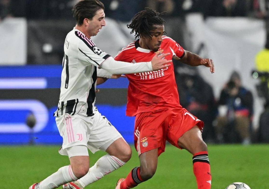 穆里尼奥低头认输！点球滑倒+欧冠7场5负，斯帕莱蒂战术完胜